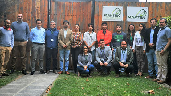 Participantes del programa de capacitación en Maptek Chile