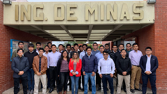 participantes del programa de capacitación en Maptek Chile